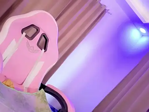 Maxinelove1 online show from 03/21/26, 07:42