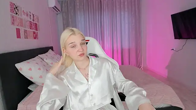 Lara Blue online show from 03/10/26, 04:05