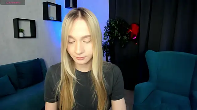 Snapshot of MellliissaDrream chatting on 03/03/26, 01:23 MellliissaDrream online show from 03/03/26, 01:23