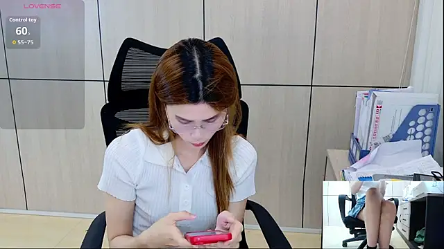 Snapshot of zhen-68 chatting on 05/07/26, 01:10 zhen-68 online show from 05/07/26, 01:10