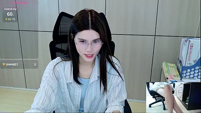 Snapshot of zhen-68 chatting on 05/12/26, 12:41 zhen-68 online show from 05/12/26, 12:41