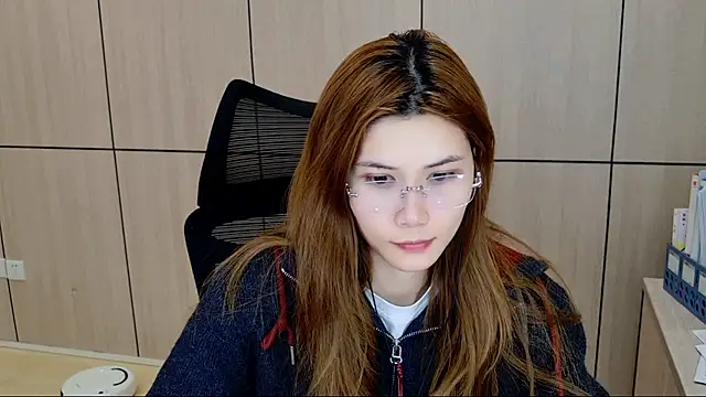 Snapshot of zhen-68 chatting on 04/01/26, 01:19 zhen-68 online show from 04/01/26, 01:19