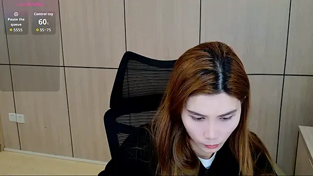 Snapshot of zhen-68 chatting on 03/25/26, 01:39 zhen-68 online show from 03/25/26, 01:39