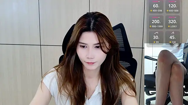 Snapshot of zhen-68 chatting on 07/11/26, 01:39 zhen-68 online show from 07/11/26, 01:39