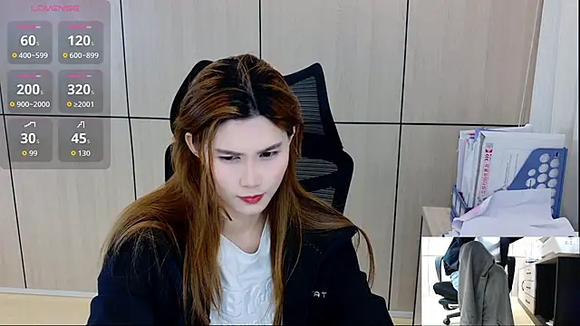 Snapshot of zhen-68 chatting on 05/06/26, 01:42 zhen-68 online show from 05/06/26, 01:42