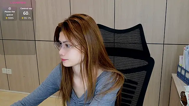 Snapshot of zhen-68 chatting on 04/05/26, 01:45 zhen-68 online show from 04/05/26, 01:45