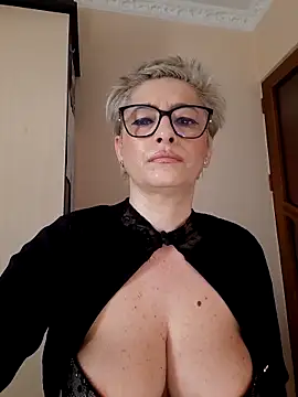 LunaBlaise online show from 03/08/26, 07:55