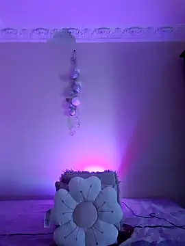 LunaBlaise online show from 07/12/26, 07:20