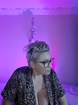 LunaBlaise online show from 03/27/26, 07:17