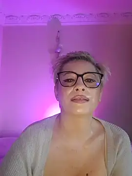 LunaBlaise online show from 04/02/26, 07:48