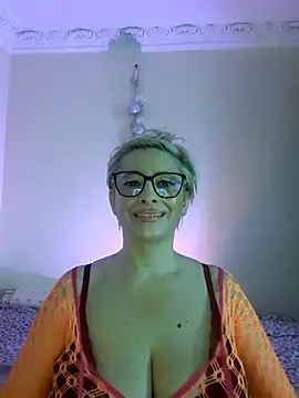 Snapshot of LunaBlaise chatting on 05/25/26, 08:57 LunaBlaise online show from 05/25/26, 08:57