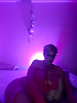 LunaBlaise online show from 06/21/26, 07:52