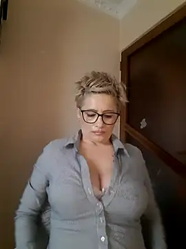 LunaBlaise online show from 03/28/26, 07:09