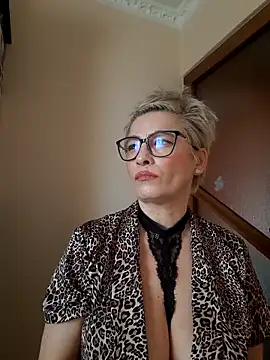 LunaBlaise online show from 03/17/26, 12:19