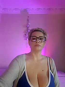 LunaBlaise online show from 03/31/26, 08:38