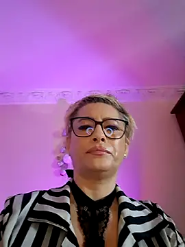 Snapshot of LunaBlaise chatting on 04/24/26, 06:04 LunaBlaise online show from 04/24/26, 06:04