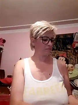 LunaBlaise online show from 06/19/26, 05:19