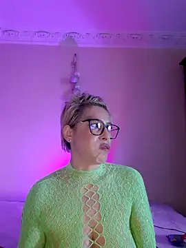 LunaBlaise online show from 04/09/26, 09:48