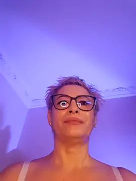 LunaBlaise online show from 03/19/26, 06:46