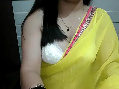 Snapshot of Shruchi chatting on 06/05/26, 07:58 Shruchi online show from 06/05/26, 07:58