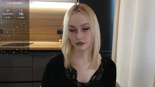 Bella Villen online show from 06/10/26, 11:44