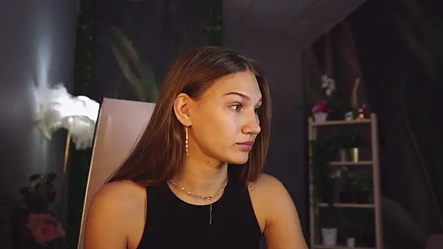Snapshot of Sweet_Emilya chatting on 05/18/26, 06:07 Sweet Emilya online show from 05/18/26, 06:07