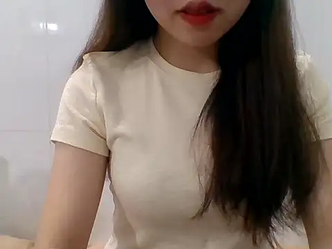 Snapshot of kiraa-007 chatting on 06/04/26, 02:00 kiraa-007 online show from 06/04/26, 02:00