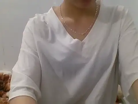 Snapshot of kiraa-007 chatting on 05/11/26, 01:01 kiraa-007 online show from 05/11/26, 01:01