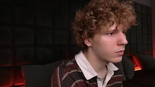 Snapshot of Mickey_Hawk chatting on 03/02/26, 04:24 Mickey Hawk online show from 03/02/26, 04:24