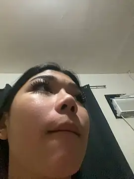 azumi suzako online show from 04/09/26, 03:18