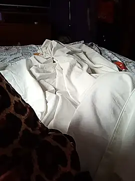 RaduuuxXx online show from 07/23/26, 06:33