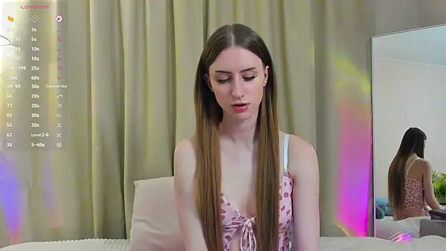 Snapshot of EllieRough chatting on 04/08/26, 05:14 EllieRough online show from 04/08/26, 05:14