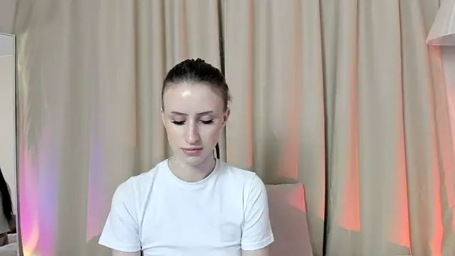 EllieRough online show from 04/19/26, 05:58