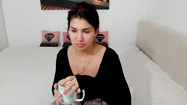 NickyHotXO online show from 04/04/26, 04:30
