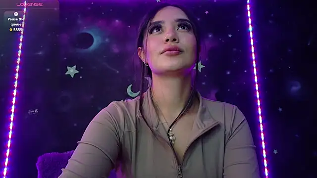 ValentinaRojass  online show from 04/13/26, 05:39