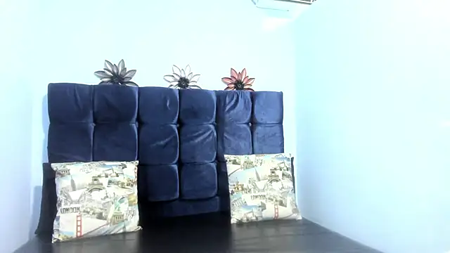 Snapshot of Saray_sexylove chatting on 07/04/26, 10:43 Saray sexylove online show from 07/04/26, 10:43