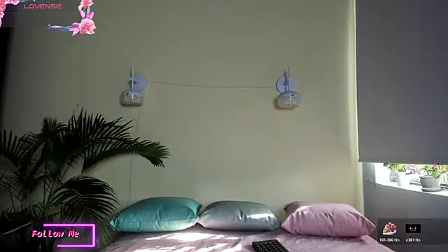  VALERIAGOMEZ online show from 03/25/26, 12:15