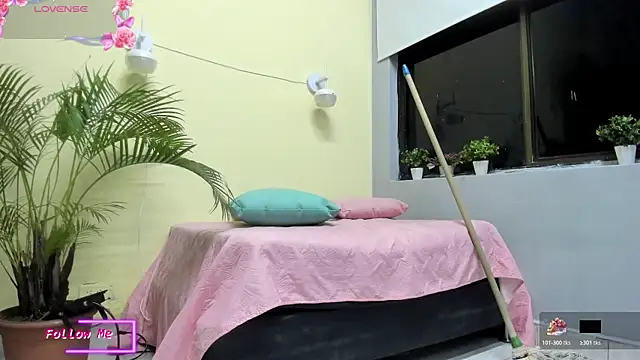  VALERIAGOMEZ online show from 03/24/26, 09:42