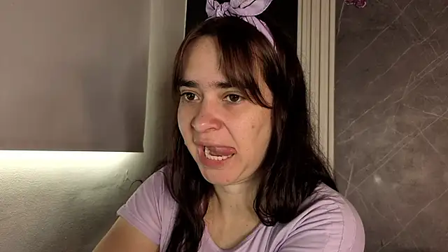 Snapshot of _VALERIAGOMEZ chatting on 06/17/26, 03:55 VALERIAGOMEZ online show from 06/17/26, 03:55