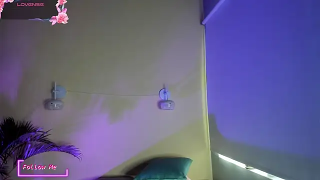  VALERIAGOMEZ online show from 04/15/26, 12:32