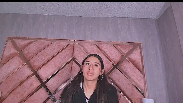 LilyRossi  online show from 04/22/26, 12:23