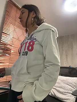 Snapshot of LilyRossi_ chatting on 07/18/26, 01:30 LilyRossi online show from 07/18/26, 01:30