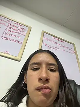 LilyRossi  online show from 05/13/26, 12:12