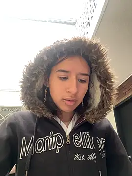 LilyRossi  online show from 05/28/26, 11:27