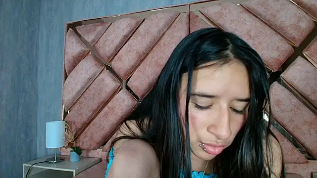 LilyRossi  online show from 04/29/26, 05:30