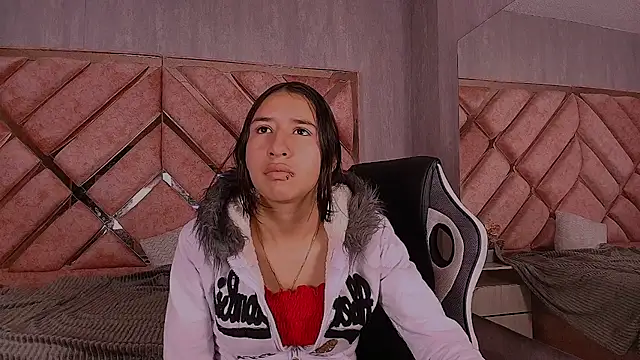 LilyRossi  online show from 04/18/26, 12:51