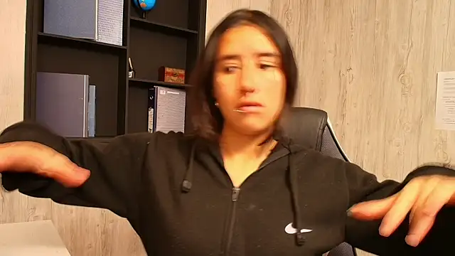 LilyRossi  online show from 04/28/26, 01:15
