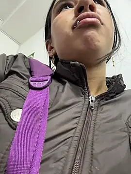 Snapshot of LilyRossi_ chatting on 07/17/26, 12:35 LilyRossi online show from 07/17/26, 12:35