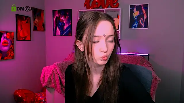 Snapshot of chloe_ley chatting on 03/11/26, 04:01 chloe ley online show from 03/11/26, 04:01