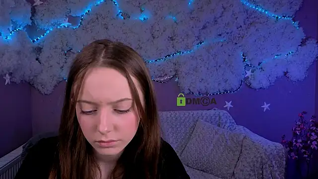 Snapshot of chloe_ley chatting on 03/12/26, 08:24 chloe ley online show from 03/12/26, 08:24